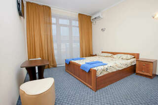 Гостиница Гостевой дом Эдие Судак Двухместный номер с 1 кроватью и собственной ванной комнатой-3