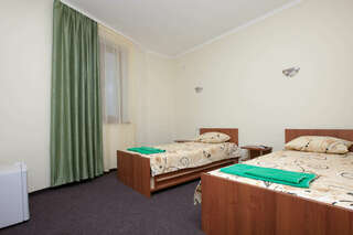 Гостиница Гостевой дом Эдие Судак Cемейный номер с собственной ванной комнатой-4